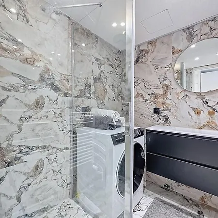 2 Pieces 35 M2 + 1 Veranda * أنتيب