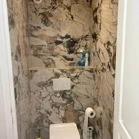 2 Pieces 35 M2 + 1 Veranda * أنتيب