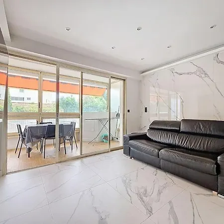 2 Pieces 35 M2 + 1 Veranda Apartment