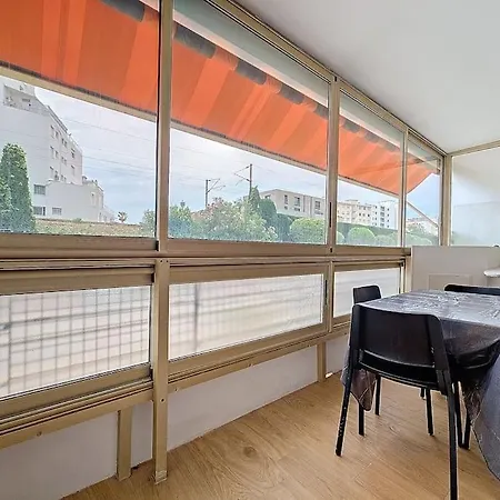 2 Pieces 35 M2 + 1 Veranda * أنتيب