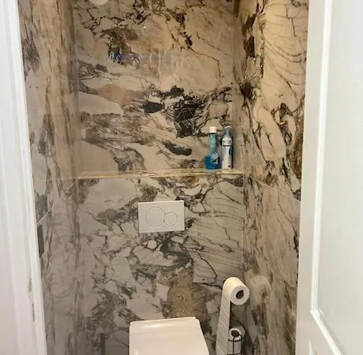 2 Pieces 35 M2 + 1 Veranda * أنتيب